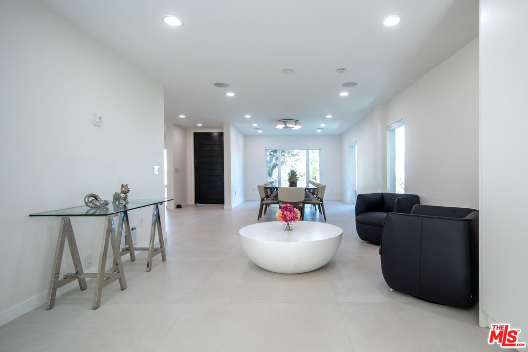 9432 Oakmore Road Los Angeles, CA 90035 - Photo 5 of 49