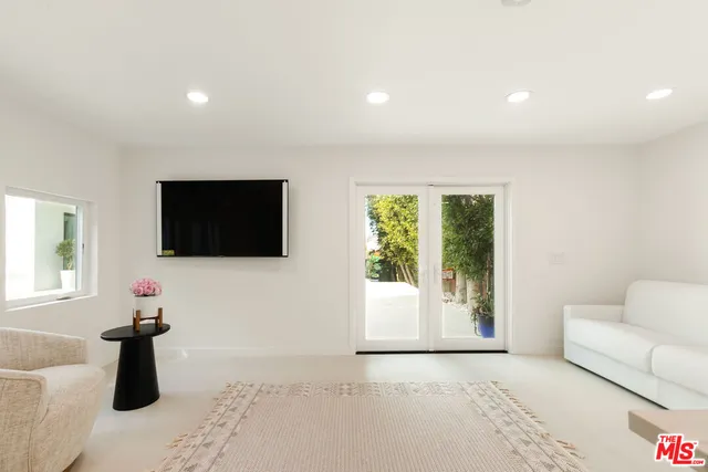 $26,900 | 9432 Oakmore Road, Los Angeles, CA 90035