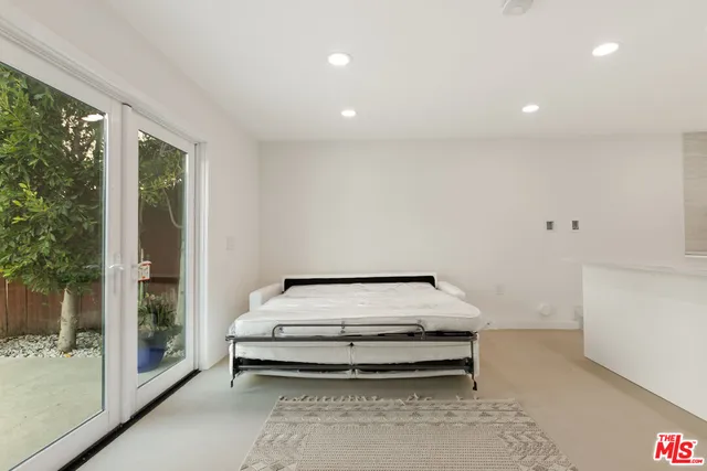 $26,900 | 9432 Oakmore Road, Los Angeles, CA 90035