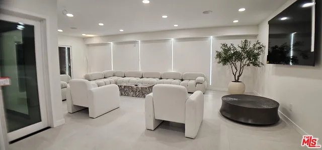 $26,900 | 9432 Oakmore Road, Los Angeles, CA 90035