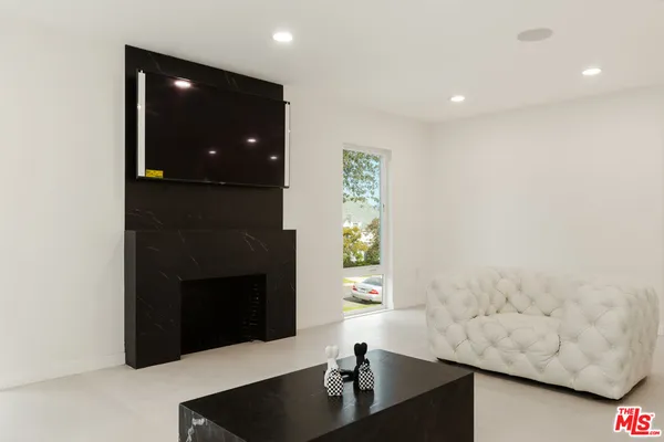 $23,950 | 9432 Oakmore Road, Los Angeles, CA 90035