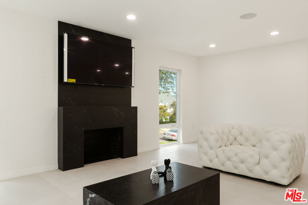 9432 Oakmore Road Los Angeles, CA 90035 - Photo 9 of 49