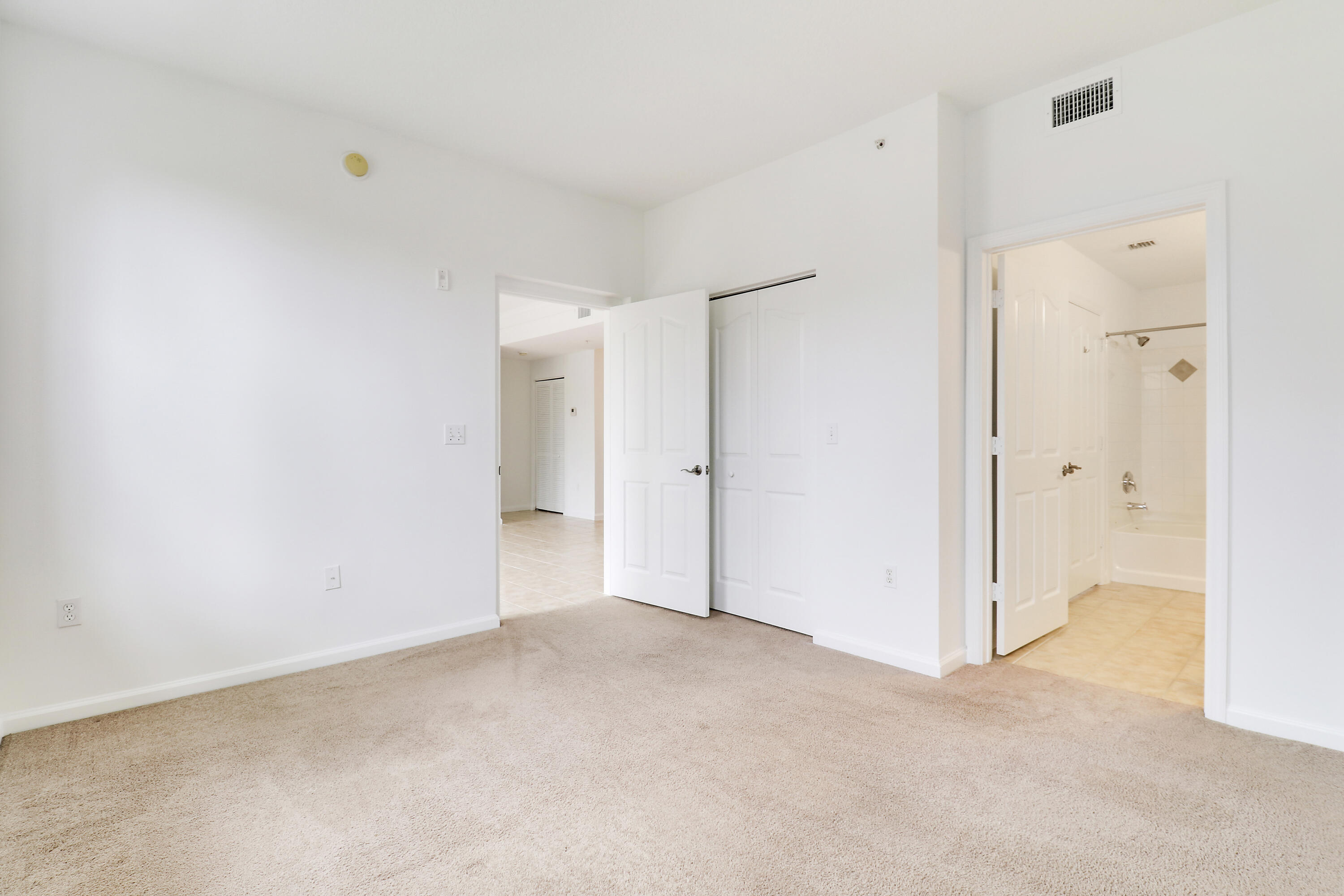 225 Murcia Drive, Unit 307 Jupiter, FL 33458 - Photo 20 of 36 a view of an empty room