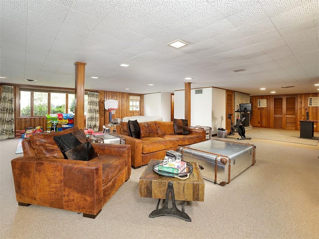 205 Field Club Road Pittsburgh, PA 15238 - Photo 17 of 25 Gallery Image 17