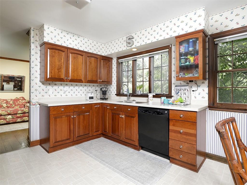 205 Field Club Road Pittsburgh, PA 15238 - Photo 9 of 25 Gallery Image 9