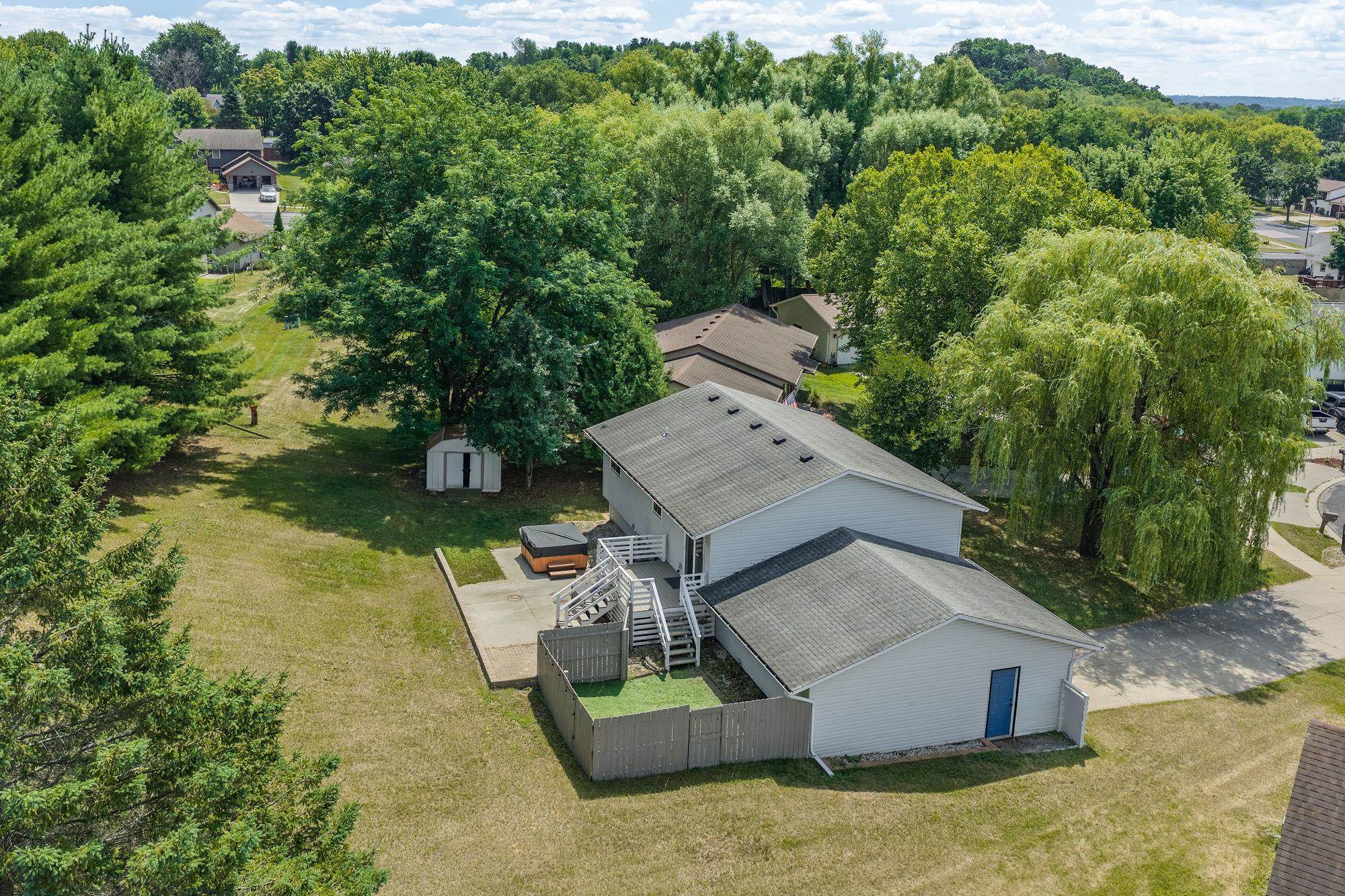 937 Justin Circle Reedsburg, WI 53959 - Photo 4 of 40 Gallery Image 4