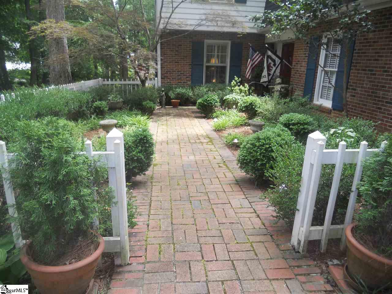 12 Hunting Hollow Road Greenville, SC 29615 - Photo 2 of 27 Gallery Image 2