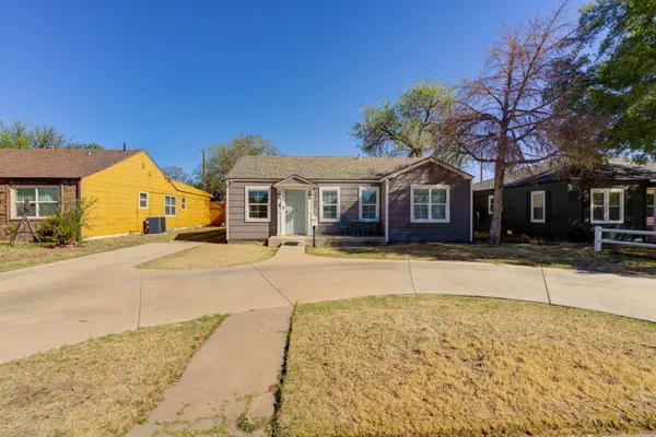 $305,000 | 2704 32nd Street, Lubbock, TX 79410