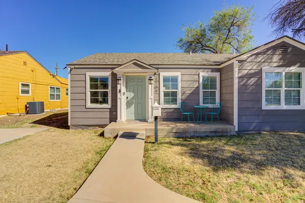 $305,000 | 2704 32nd Street, Lubbock, TX 79410