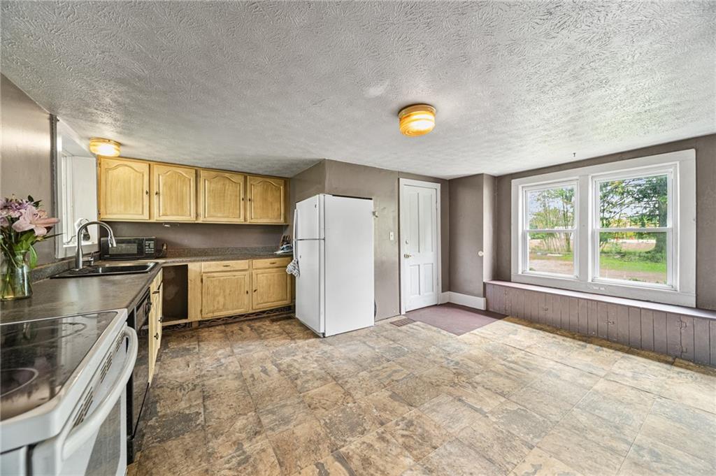 35743 Lake Road Union City, PA 16438 - Photo 4 of 29