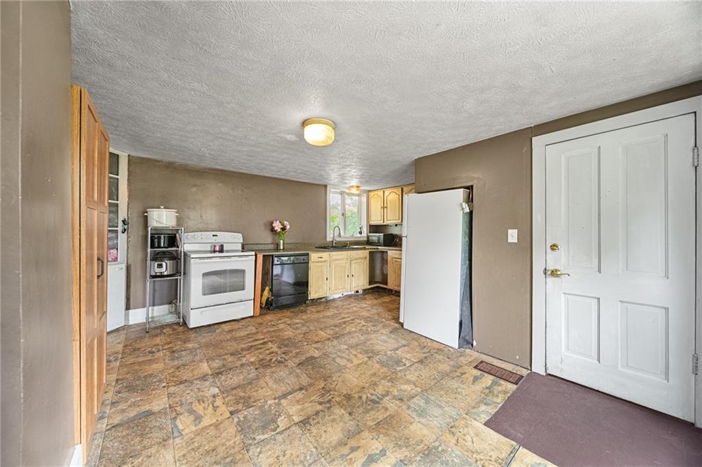 35743 Lake Road Union City, PA 16438 - Photo 6 of 29