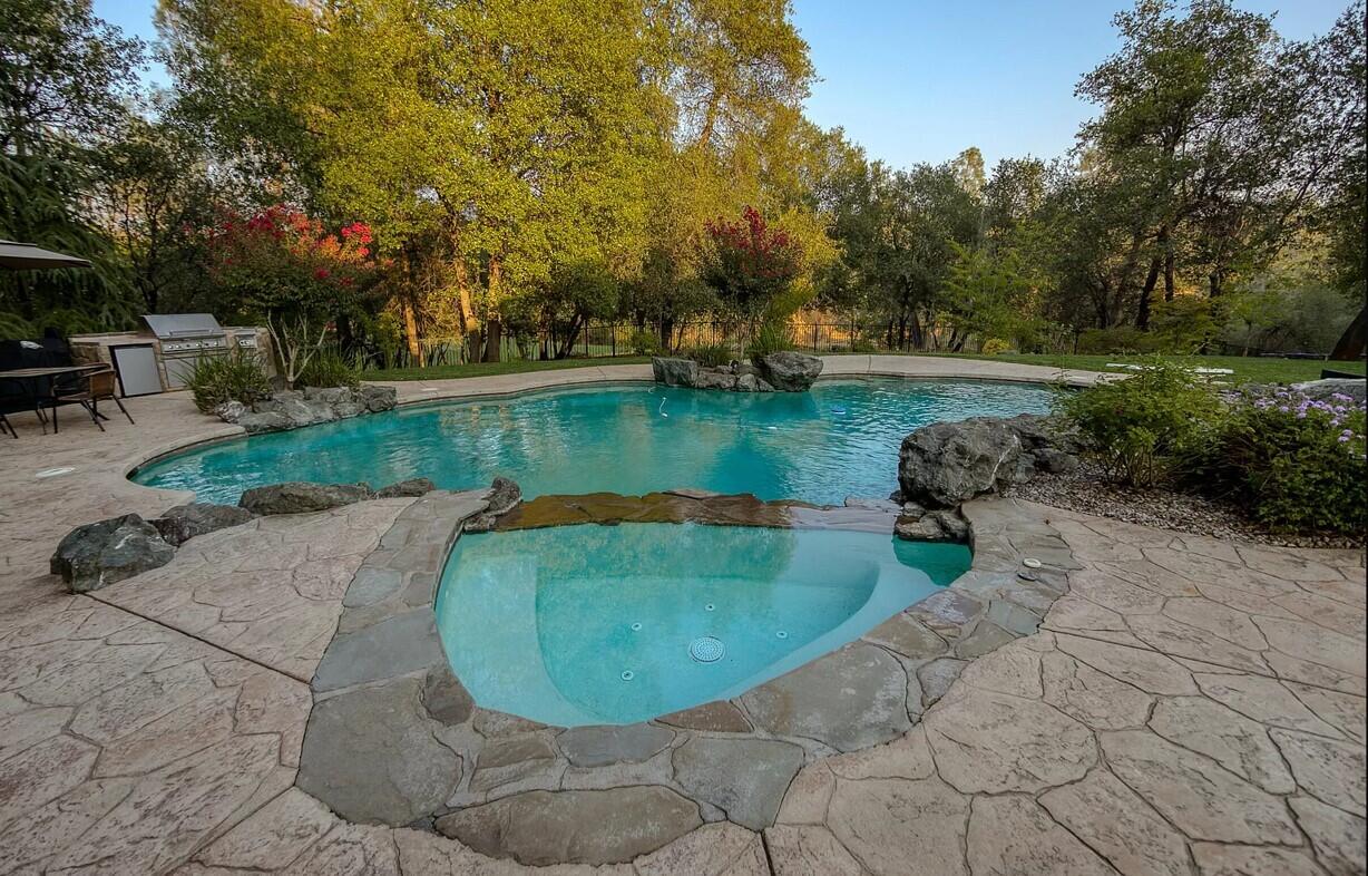 13497 Tierra Heights Road Redding, CA 96003 - Photo 19 of 20 Screenshot 2025-12-01 041347