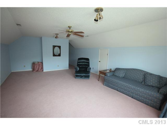 2314 Kilkenney Hill Road Matthews, NC 28105 - Photo 12 of 16 Gallery Image 12
