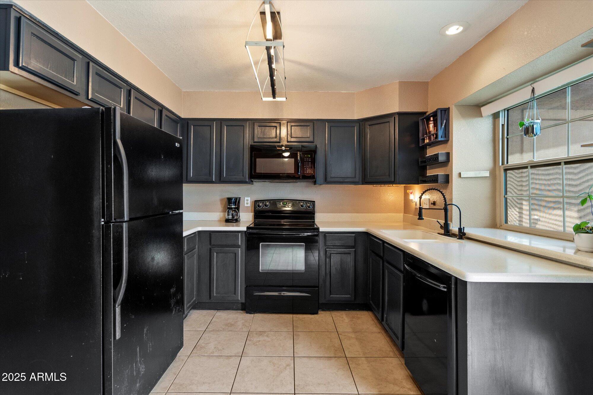 7977 West Wacker Road, Unit 220 Peoria, AZ 85381 - Photo 6 of 21 07-86390622