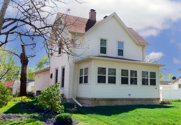 $197,000 | 1008 Pine Street, Ottawa, IL 61350