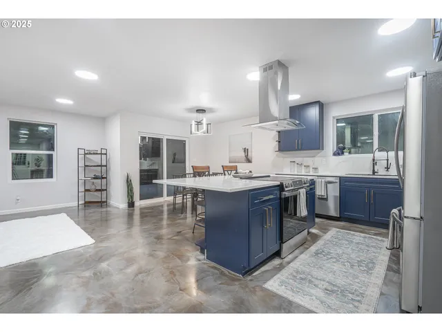 $527,000 | 3684 Salmon River Highway, Otis, OR 97368