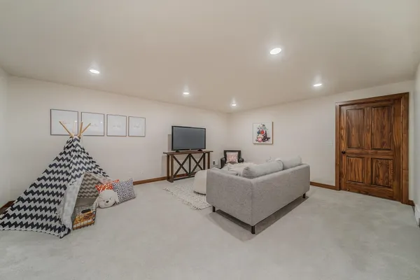 $699,900 | N8864 Galway Lane, Menasha, WI 54952