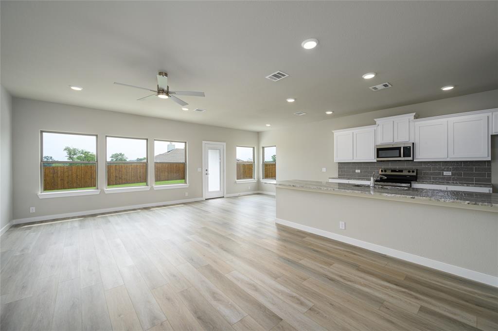 205 Woodhollow Drive Blue Ridge, TX 75424 - Photo 4 of 23