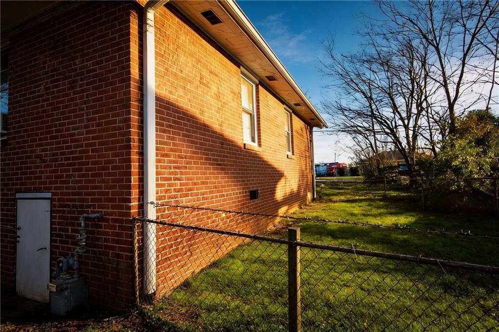 154 Privette Road Southwest Marietta, GA 30008 - Photo 3 of 28