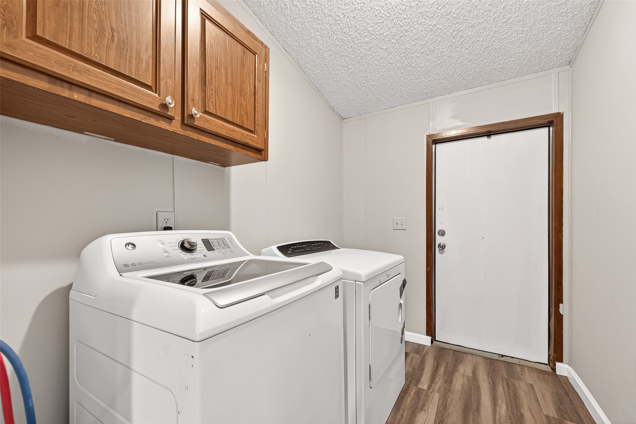 5982 Waukegan Road Conroe, TX 77306 - Photo 46 of 49 a utility room with dryer and washer