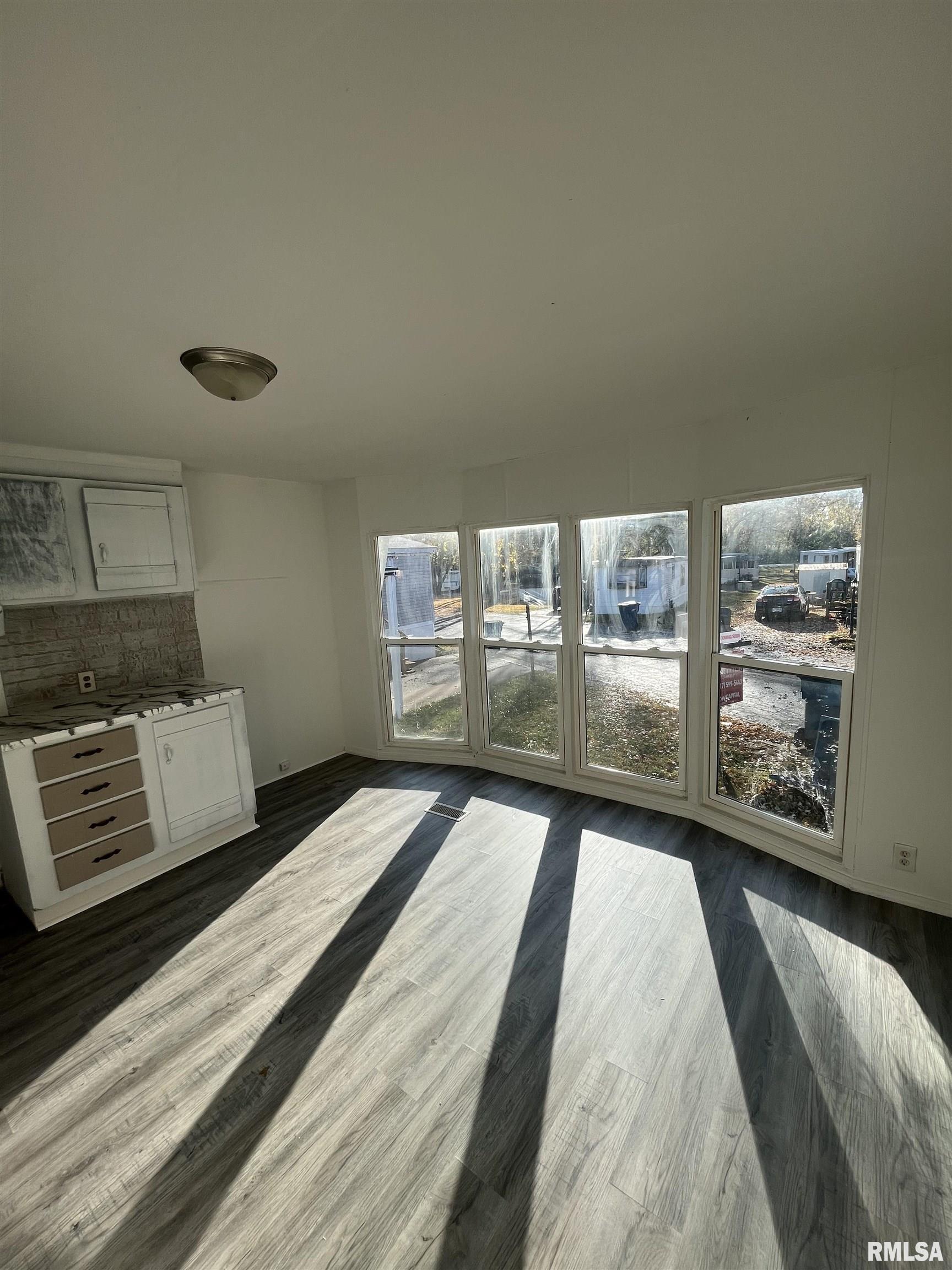 3401 Ridge Avenue, Unit 20 Springfield, IL 62702 - Photo 11 of 12