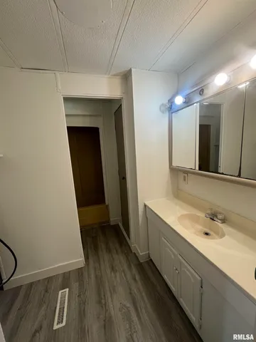 $18,500 | 3401 Ridge Avenue, Unit 20, Springfield, IL 62702