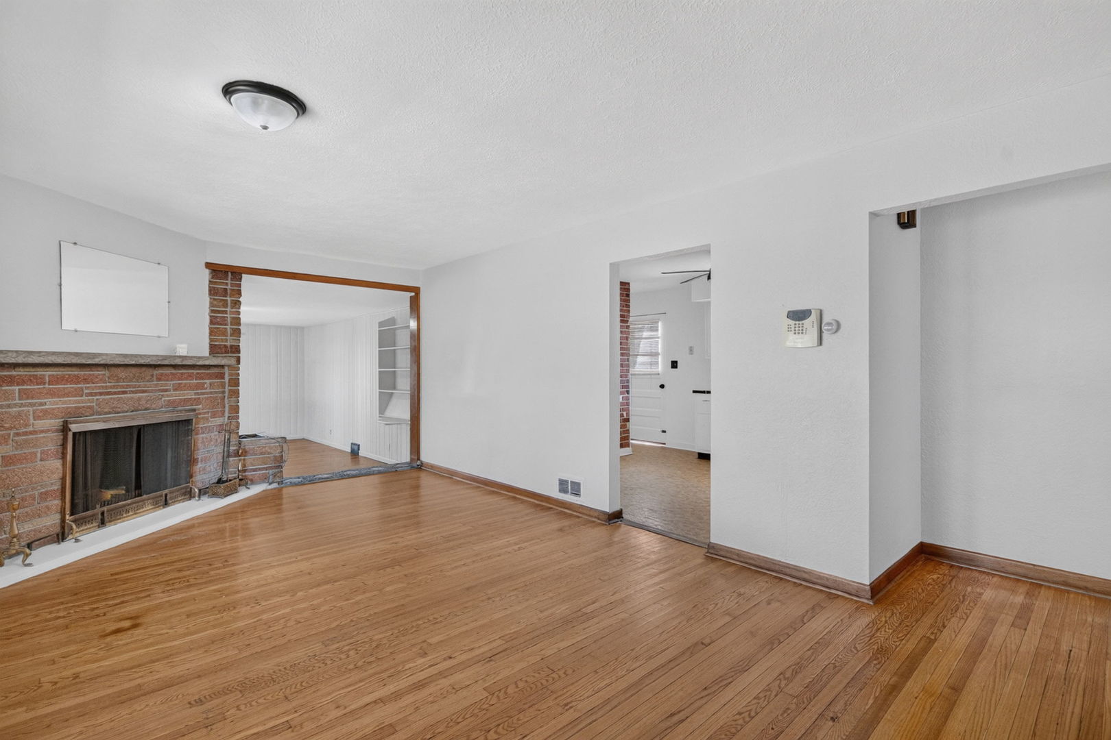 24 South Reed Street Joliet, IL 60436 - Photo 9 of 33 Gallery Image 9