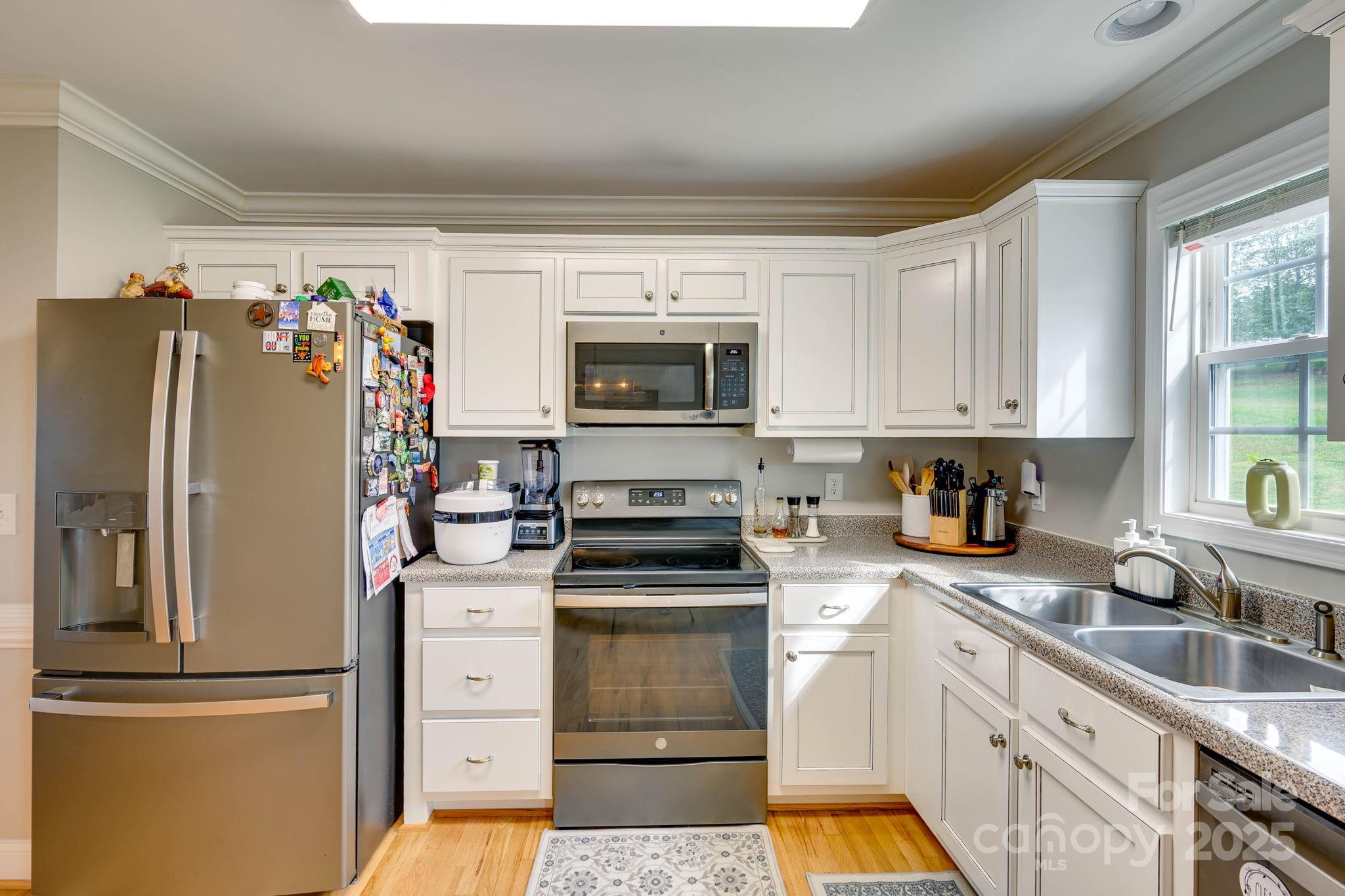 1369 Landsdowne Drive Conover, NC 28613 - Photo 6 of 30