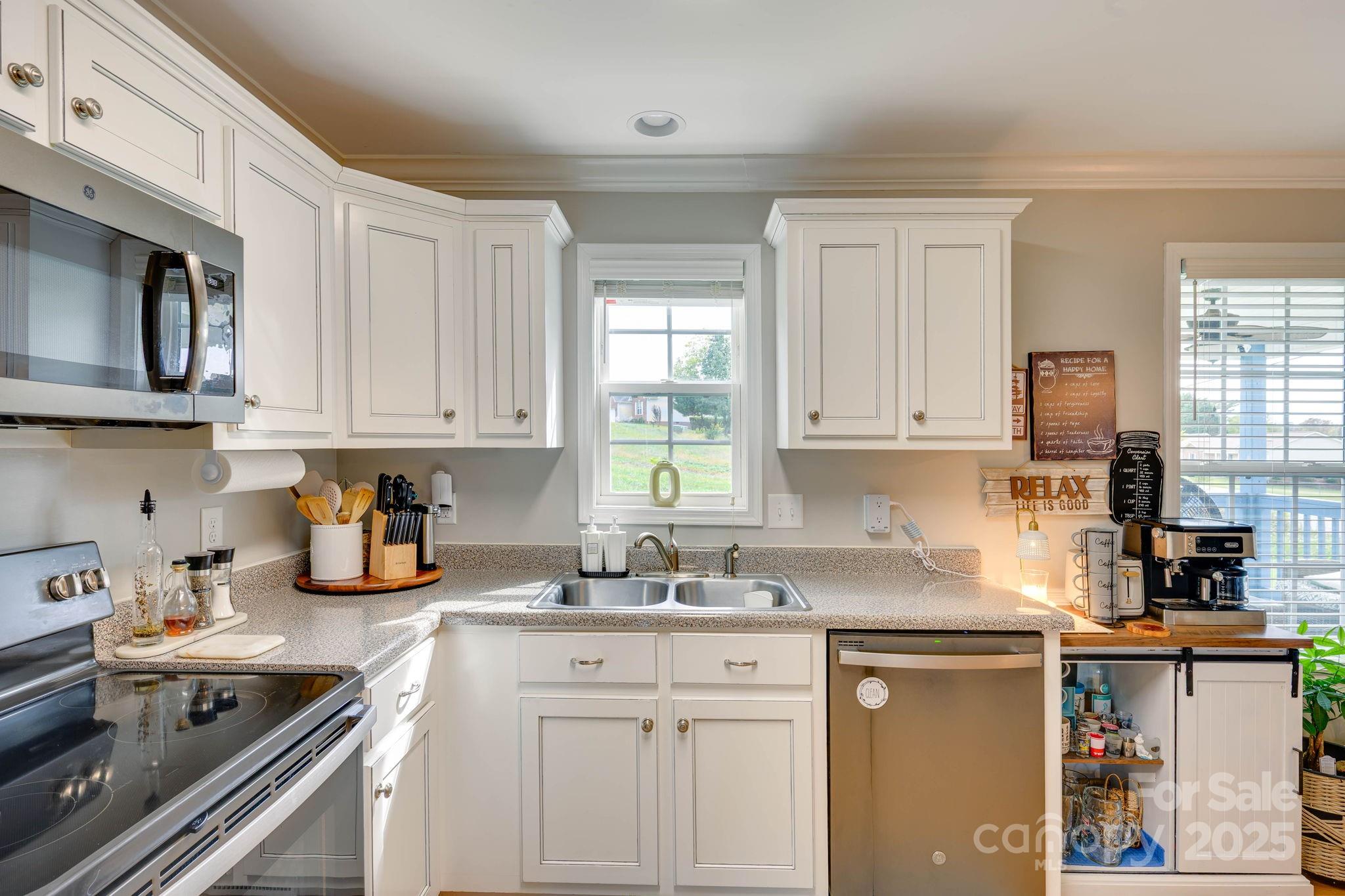 1369 Landsdowne Drive Conover, NC 28613 - Photo 8 of 30