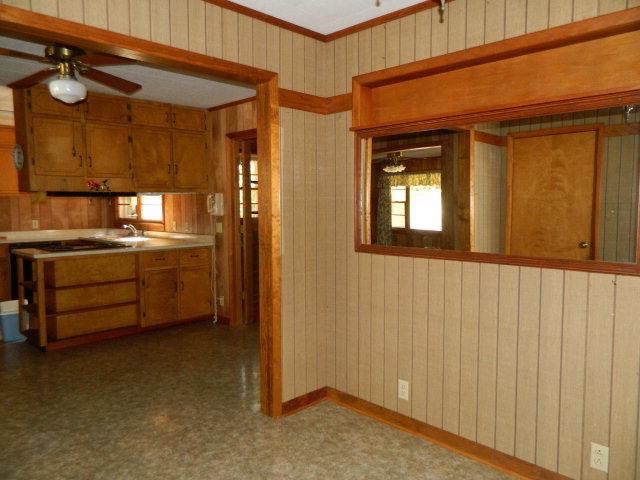 426 Huckabee Road Gray, GA 31032 - Photo 23 of 40 a view of a kitchen cabinets and a window