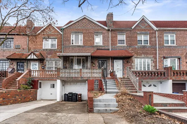 $709,999 | 712 East 40th Street | Farragut