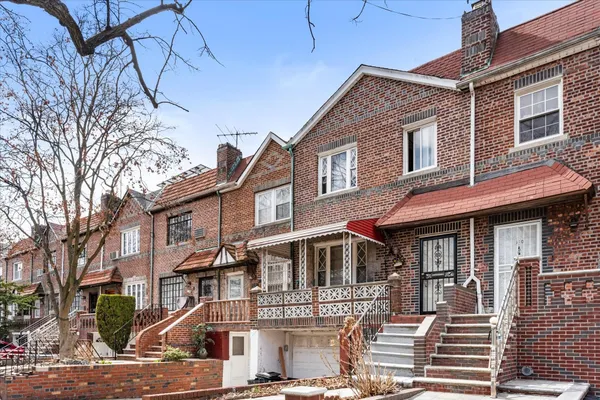 $709,999 | 712 East 40th Street | Farragut