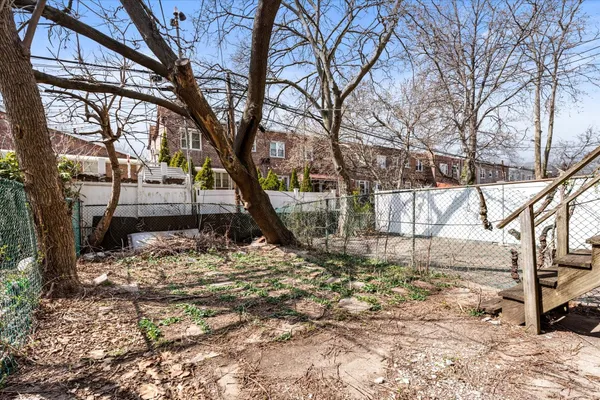 $709,999 | 712 East 40th Street | Farragut
