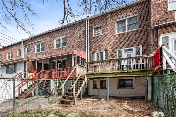 $709,999 | 712 East 40th Street | Farragut