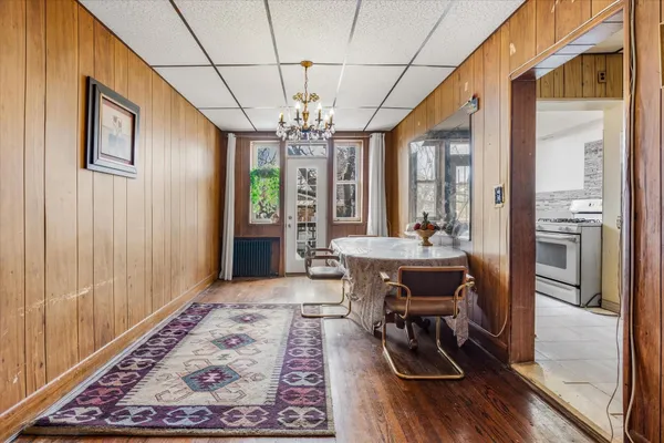 $709,999 | 712 East 40th Street | Farragut