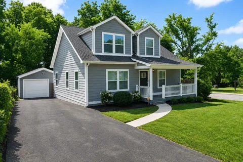 $685,000 | 2028 Jones Circle, Nashville, TN 37207
