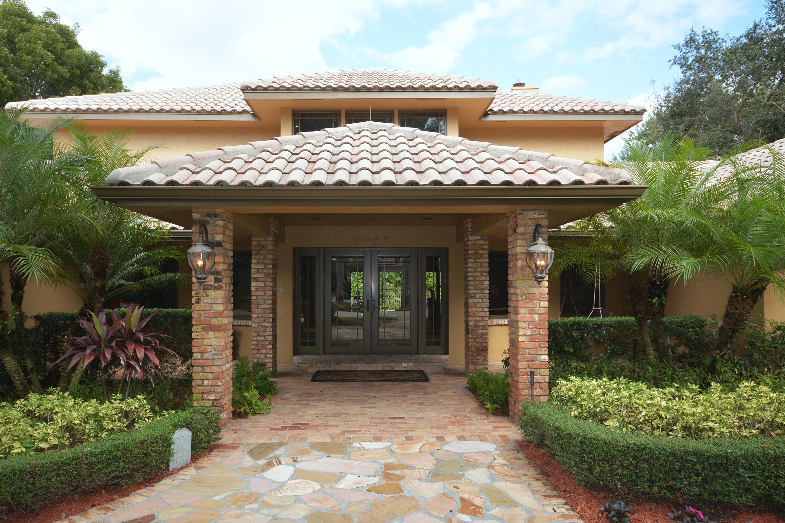 3035 Hampton Place Boca Raton, FL 33434 - Photo 4 of 29 entryway