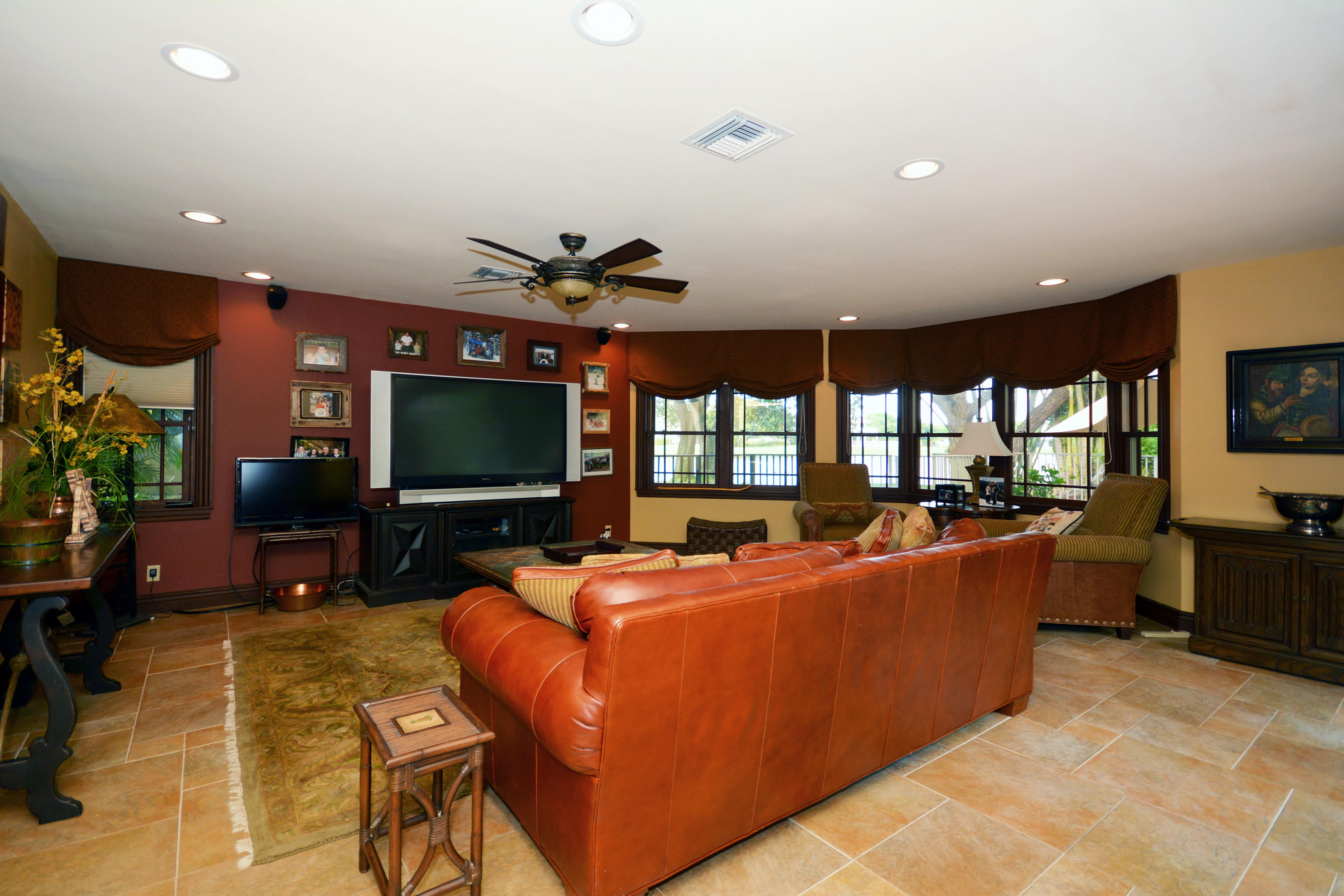 3035 Hampton Place Boca Raton, FL 33434 - Photo 8 of 29 family room