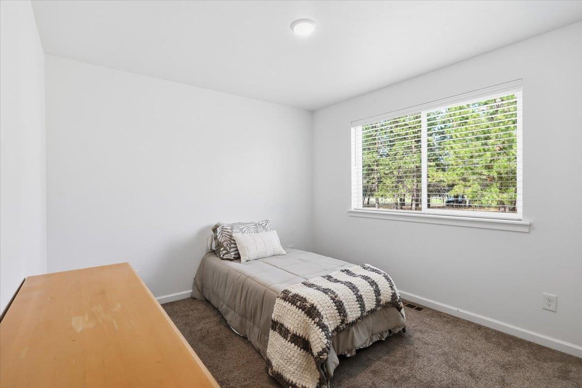 5717 East Oregon Road Elk, WA 99009 - Photo 15 of 50