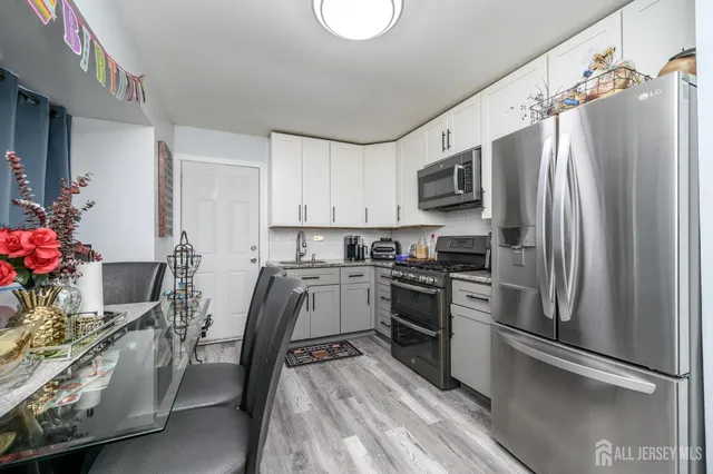 $300,000 | 2309 South Cuthbert Drive, Lindenwold, NJ 08021