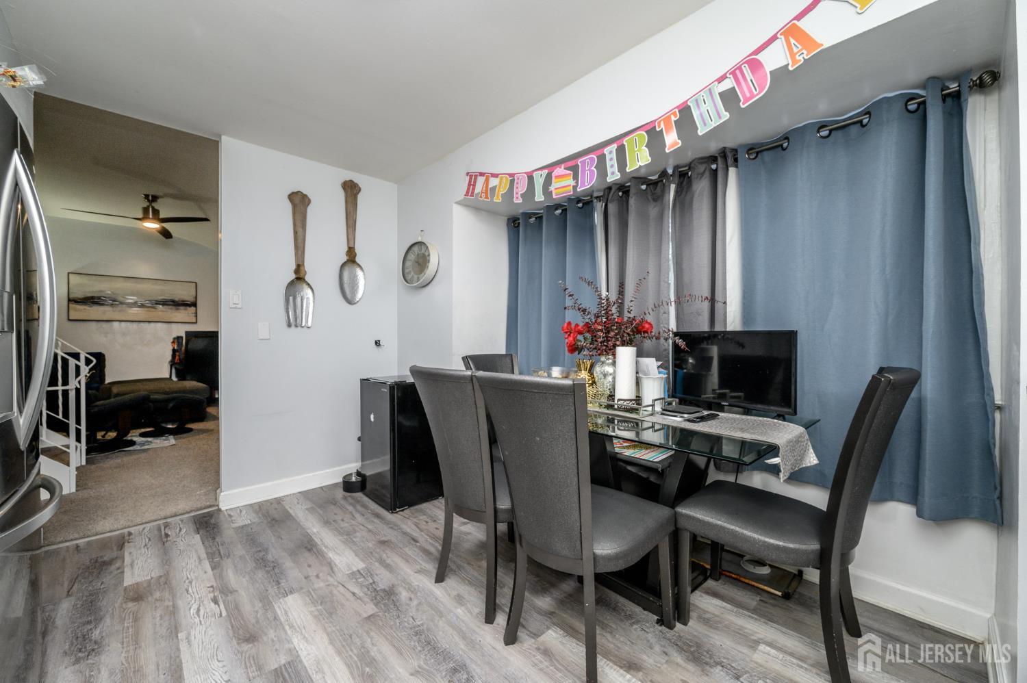 2309 South Cuthbert Drive Lindenwold, NJ 08021 - Photo 16 of 34 a view of a dining room with furniture and a chandelier