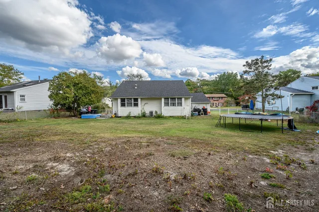 $300,000 | 2309 South Cuthbert Drive, Lindenwold, NJ 08021