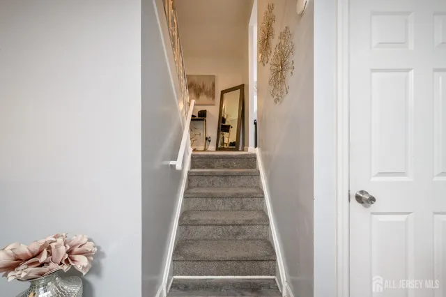 $300,000 | 2309 South Cuthbert Drive, Lindenwold, NJ 08021