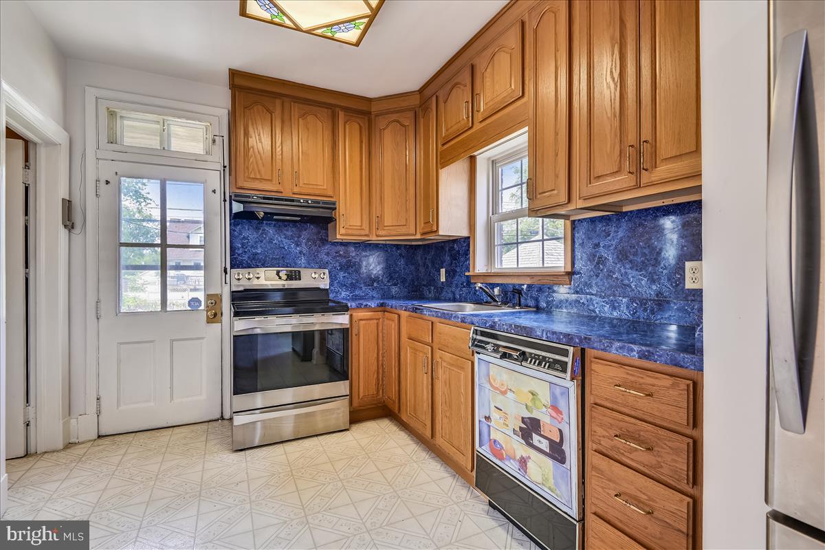2907 Alden Road Baltimore, MD 21234 - Photo 11 of 27 Kitchen