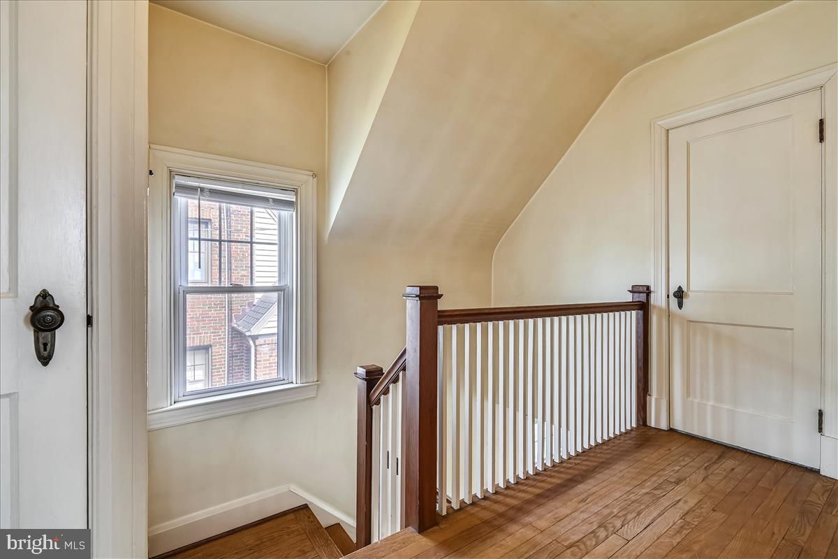 2907 Alden Road Baltimore, MD 21234 - Photo 16 of 27 2nd Level Hall