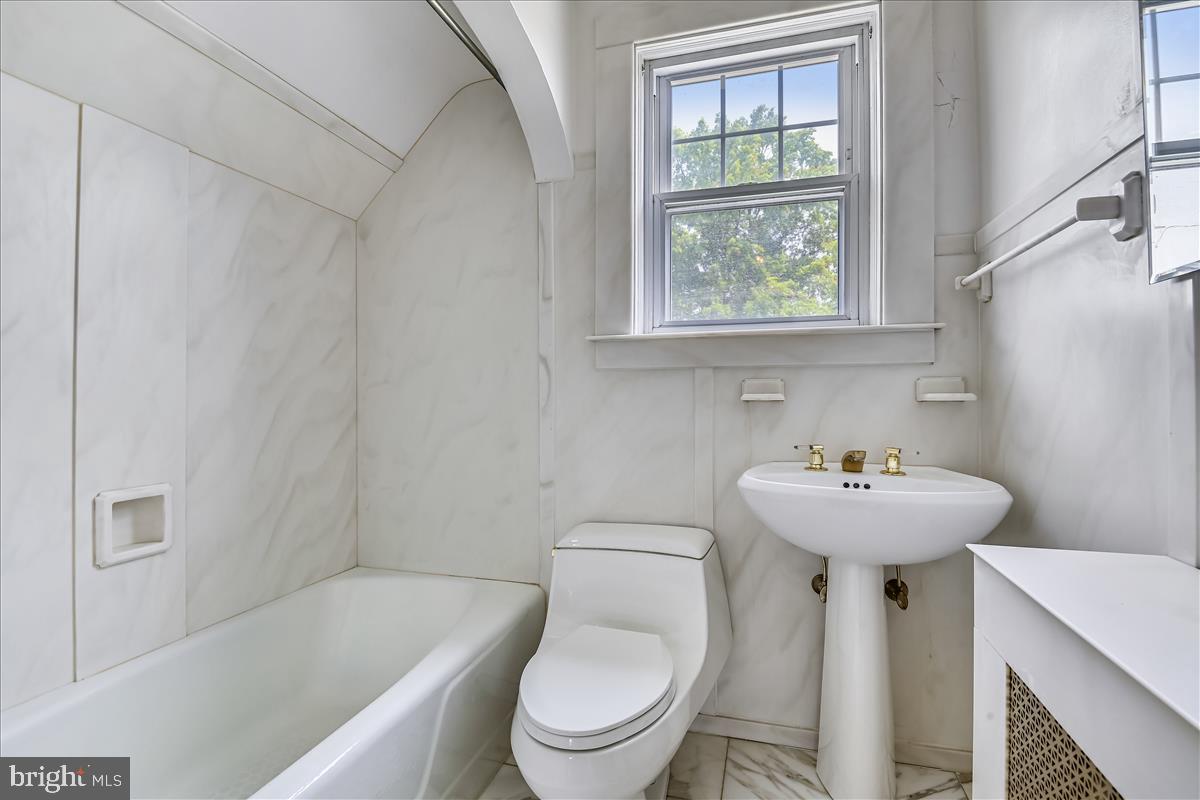 2907 Alden Road Baltimore, MD 21234 - Photo 20 of 27 Hall Bath