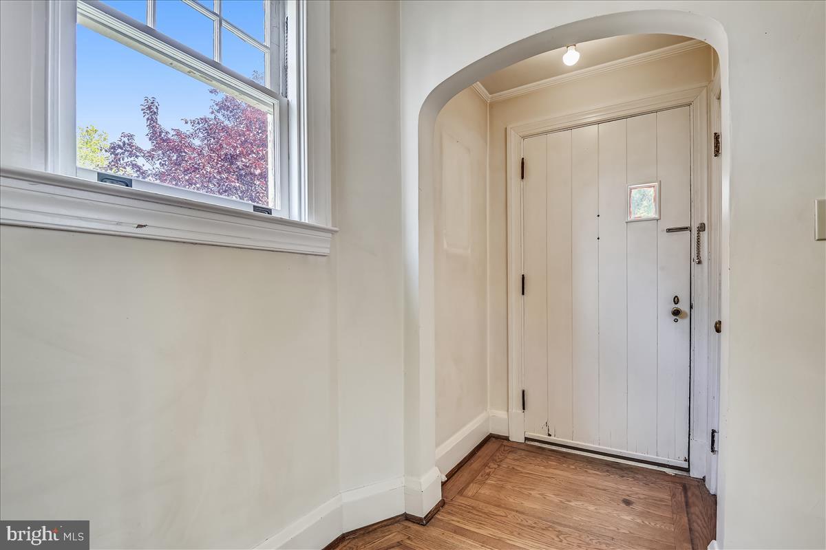 2907 Alden Road Baltimore, MD 21234 - Photo 3 of 27 Foyer