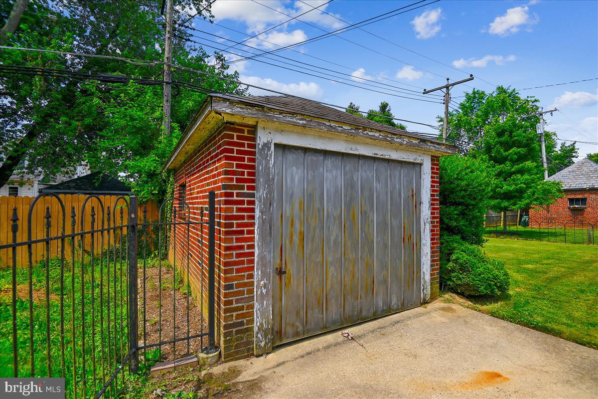 2907 Alden Road Baltimore, MD 21234 - Photo 23 of 27 Garage