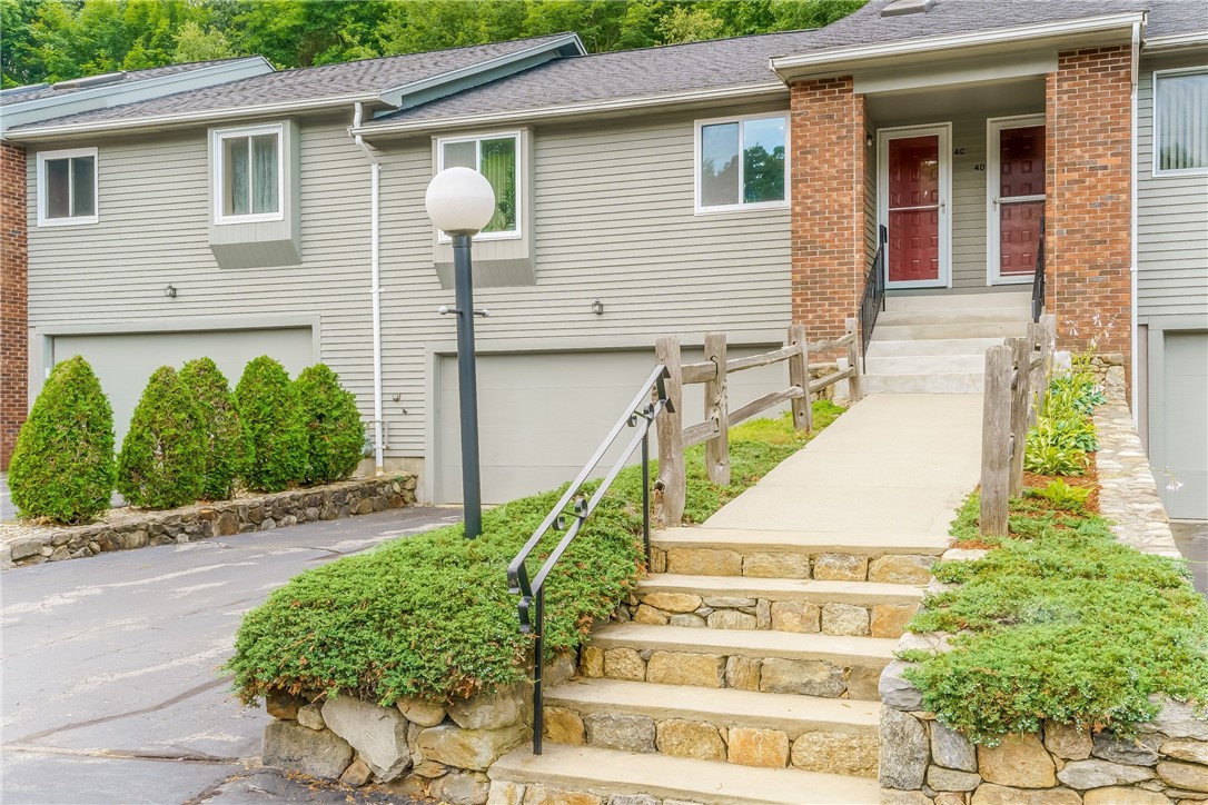 125 Smith Avenue, Unit 4C Smithfield, RI 02828 - Photo 2 of 31