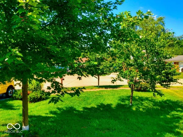 $319,000 | 9425 Pepperidge Drive, Indianapolis, IN 46235